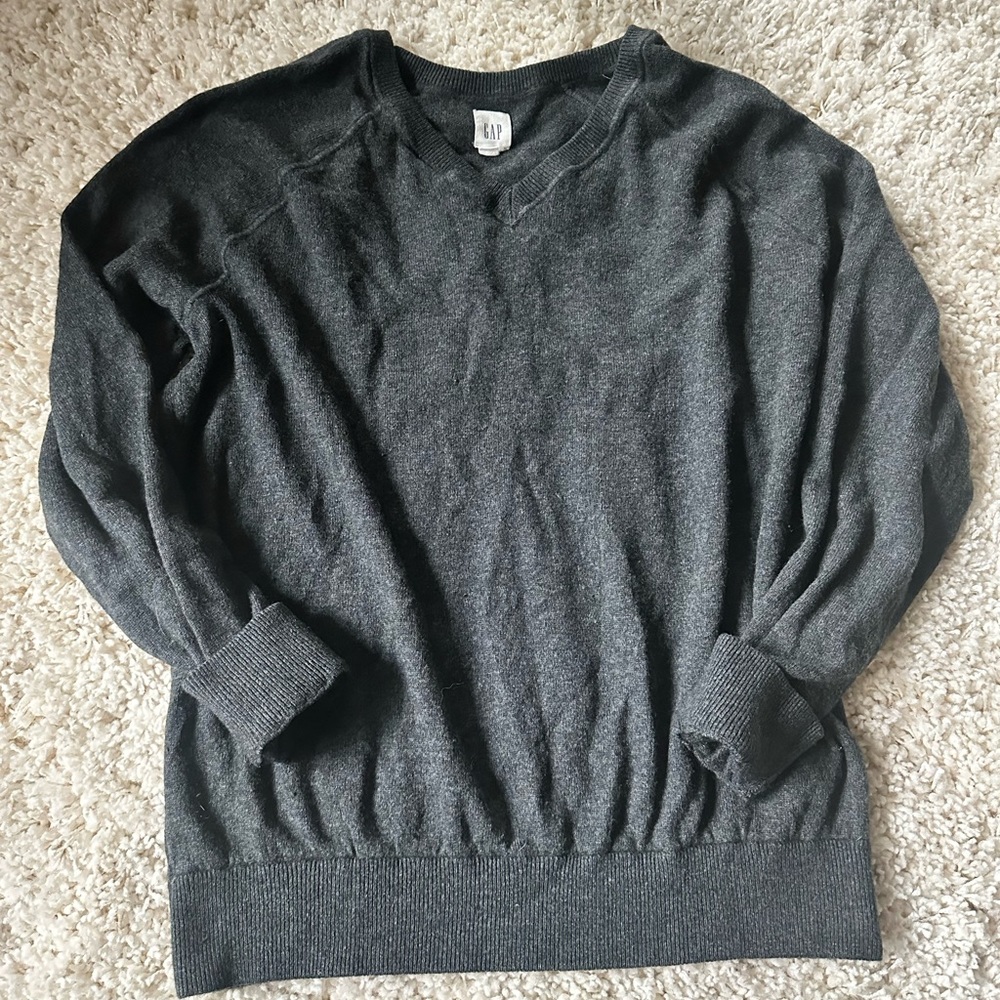 Gap simple casual dark gray crewneck long sleeve cozy warm sweater sweat…